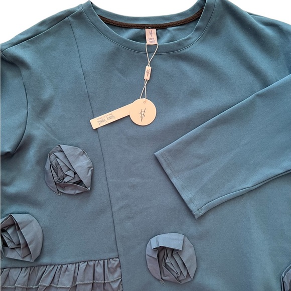 NWT Simply Vanité Vanite Couture Teal Blue Top, Flower Rosettes, OS - Picture 4 of 6